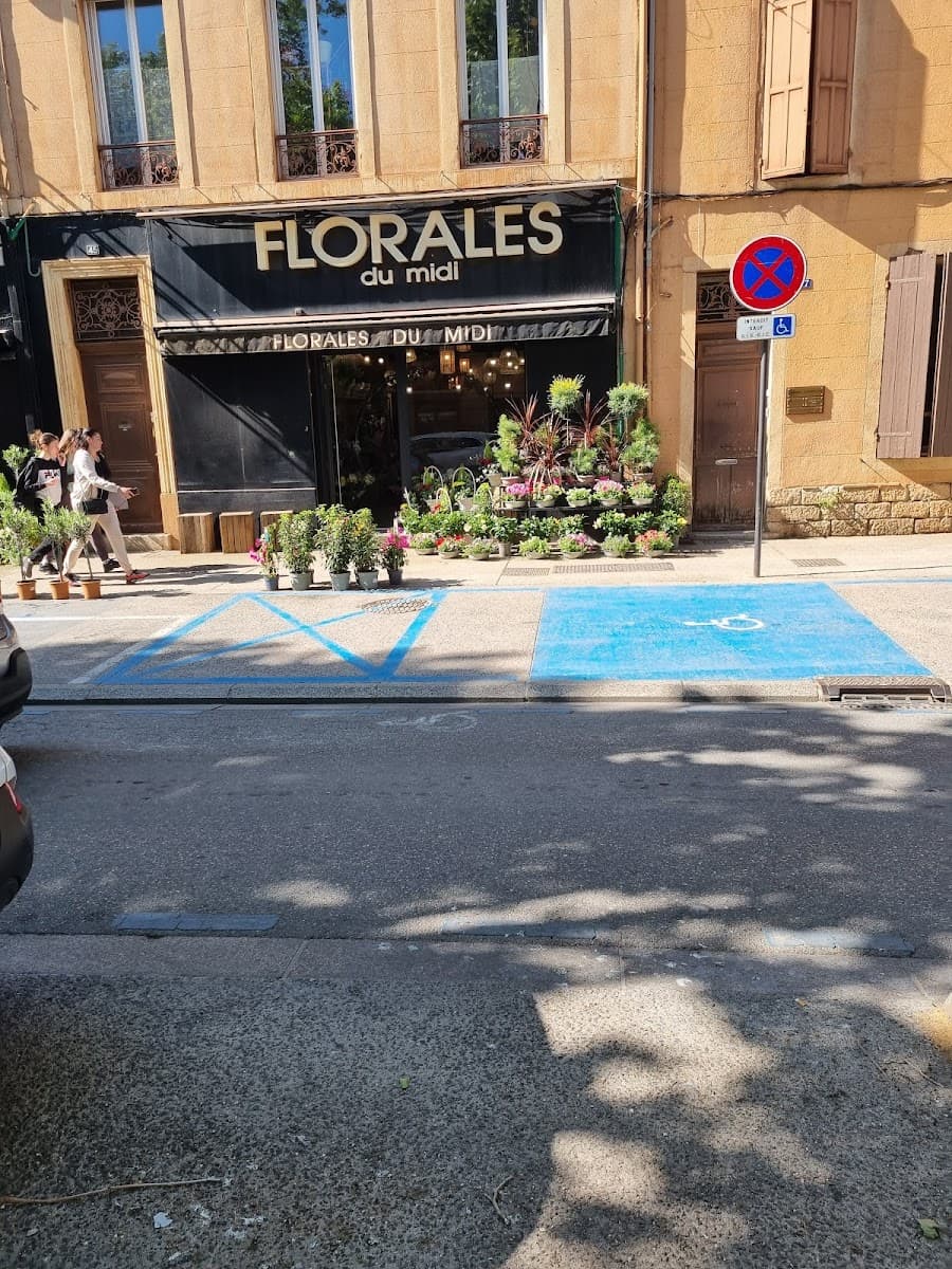 Devanture de la boutique Florales du Midi sur le boulevard Carnot à Gardanne